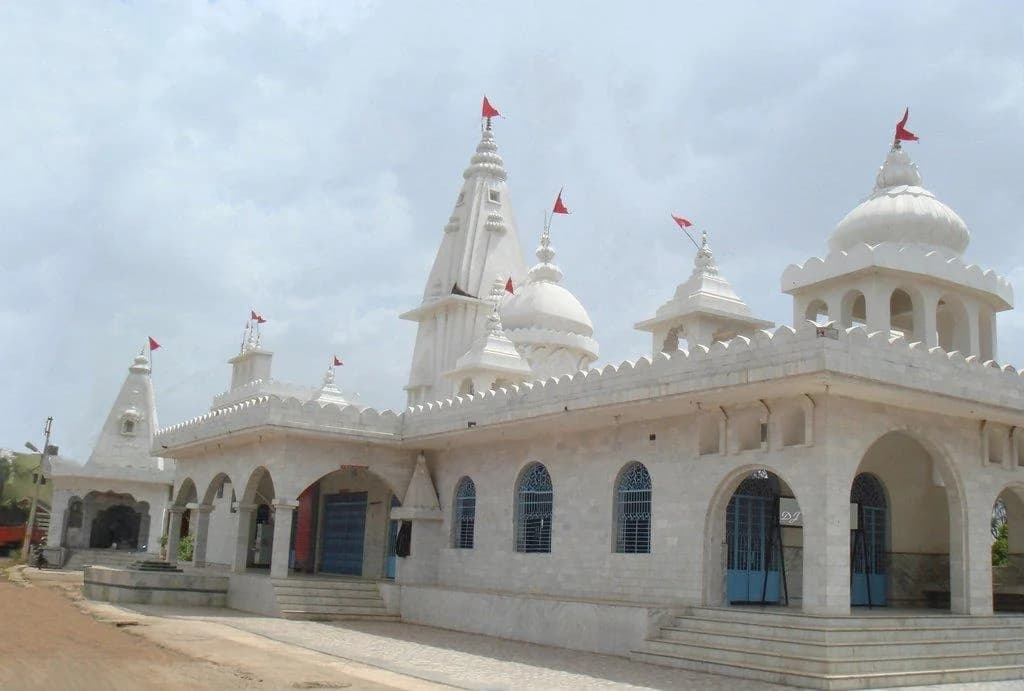 The white shikharas of Maa Beri Wali Mandir in Sakti